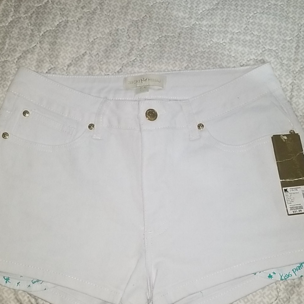 Sexy denim shorts